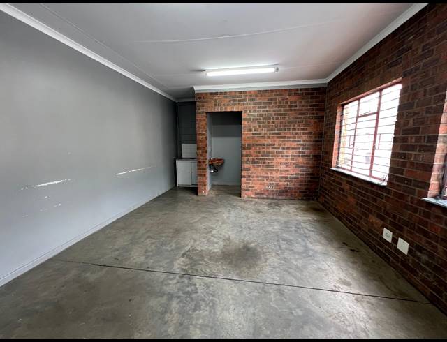 144M² WAREHOUSE TO LET IN KYA SANDS